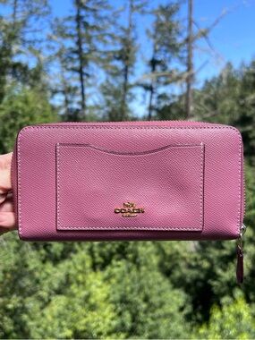 COACH Long Zip-Around Wallet Pink Crossgrain Leather w Gold Hardware AUTHENTIC